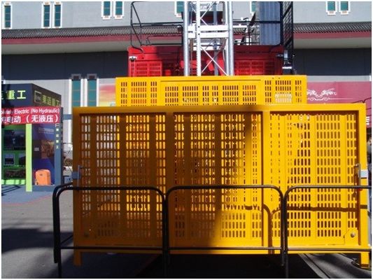 Ζεστός γαλβανισμένος στύλος 21m/min 2000kg Rack and Pinion Construction Hoist για υλικό
