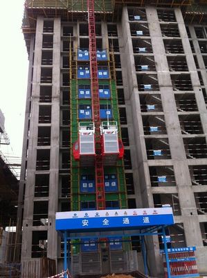Κατασκευαστική εγκατάσταση 110kw 300m Rack and Pinion Construction Hoist Hot Galvanized